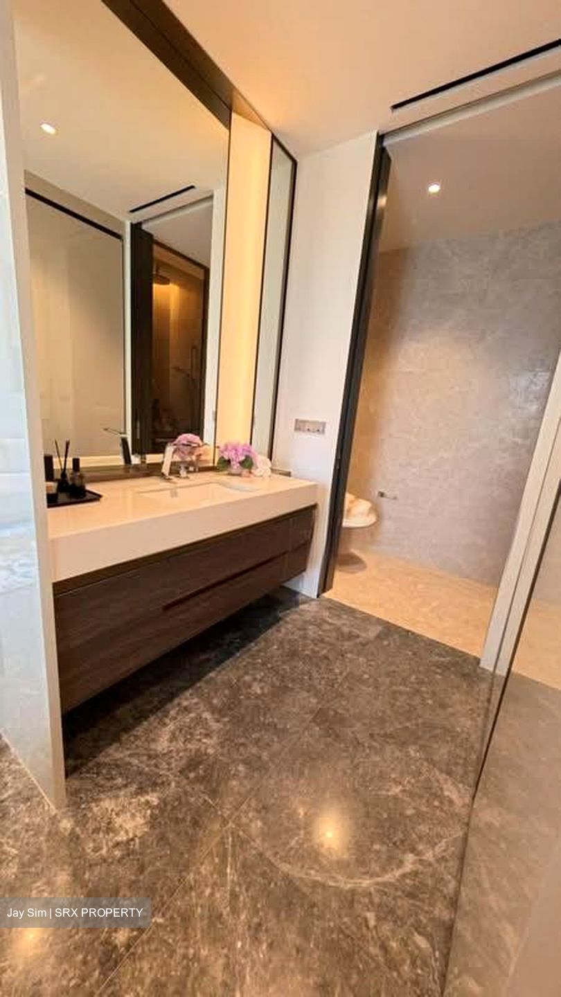 19 Nassim (D10), Apartment #574622401